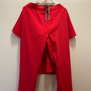 Figs red Livingston basic scrub set size XL